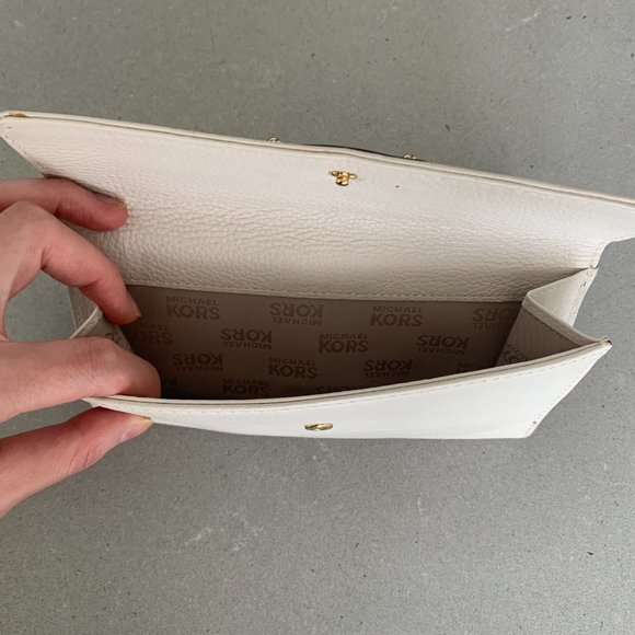 Michael Kors Large Wallet - Picture 6 of 6